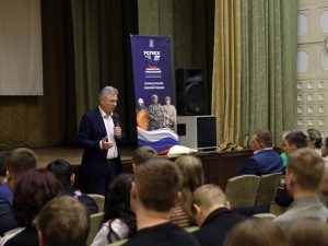 Патриотический урок дали лыткаринским студентам политические деятели и профессор истории
