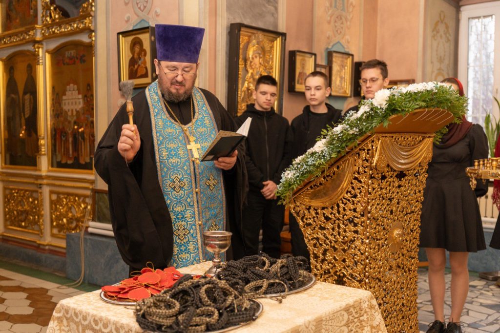 Студенты-волонтеры «Искры» согрели сердца наших героев!