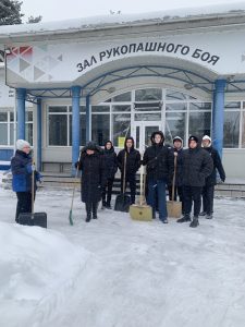 Студенты Подмосковного политехнического колледжа протянули руку помощи Дмитрову в борьбе со снегом!