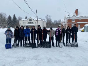 Волонтеры объединения «Искра» Подмосковного политехнического колледжа не остались в стороне, когда поступил сигнал о помощи из Дмитровского семейного центра помощи семье и детям «Остров Надежды».