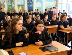 В Дмитрове сотрудники полиции провели профориентационную встречу со студентами колледжа