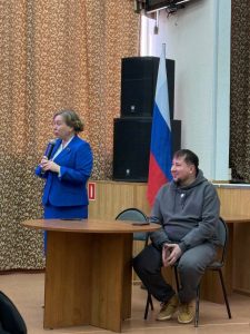 В Подмосковном политехническом колледже состоялась трогательная встреча с Александром Голдманом, командиром стрелкового батальона с позывным «Штурман».