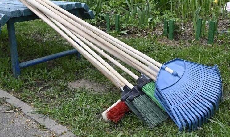 Весенняя уборка на набережной