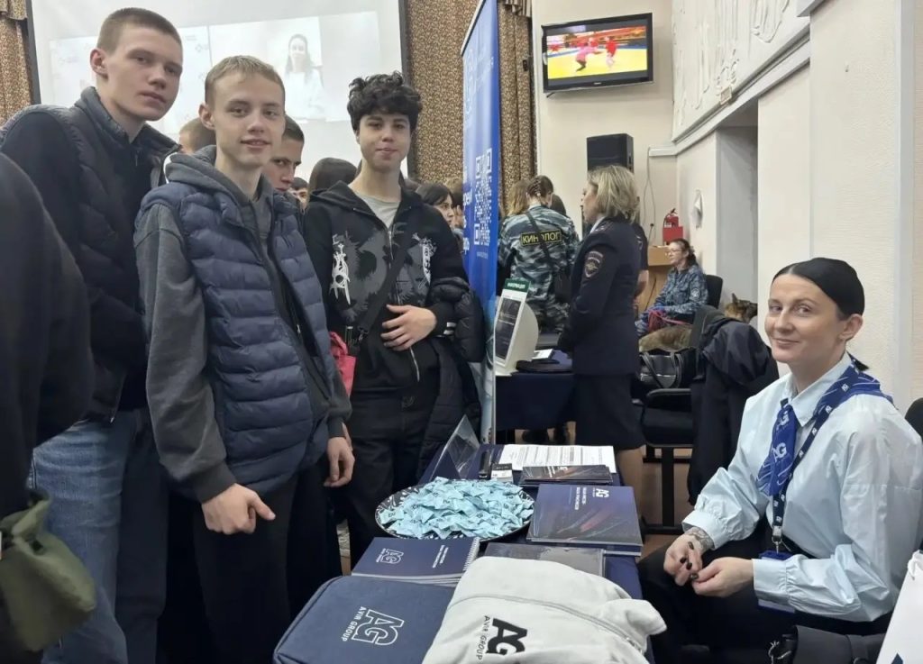 В Подмосковном политехническом колледже состоялось одно из ключевых событий весны — Ярмарка вакансий.