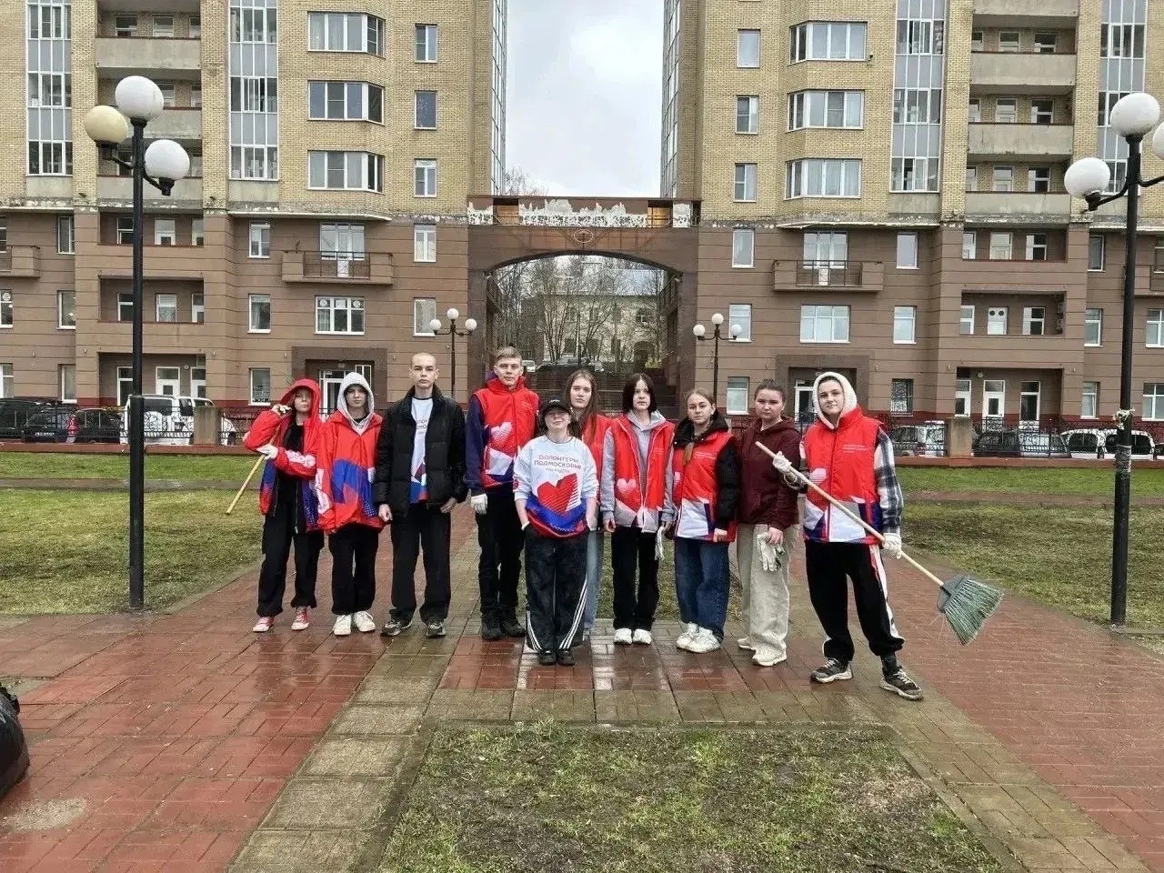 Студенты Подмосковного политеха приняли участие во Всероссийской неделе субботников.