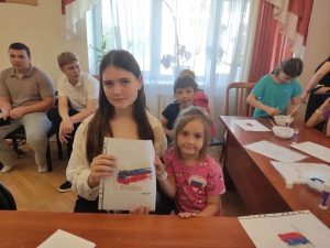 Волонтёры Подмосковного политехнического колледжа провели мастер-класс для воспитанников семейного центра «Остров надежды»